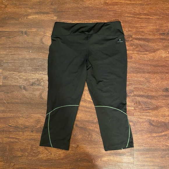 New Balance Lightning Dry black cropped leggings size L - Picture 3 of 4